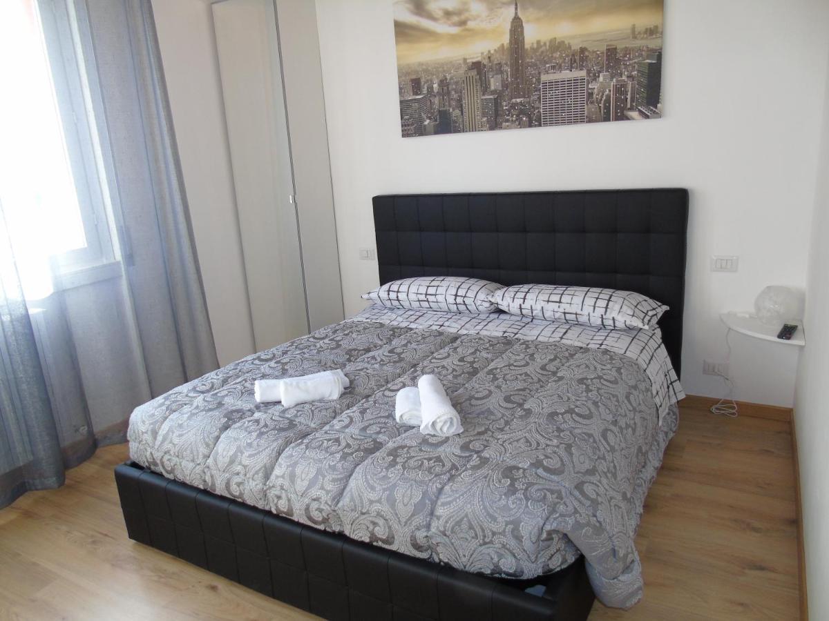 Casa Leonardo Airport Hotel Azzano San Paolo ภายนอก รูปภาพ